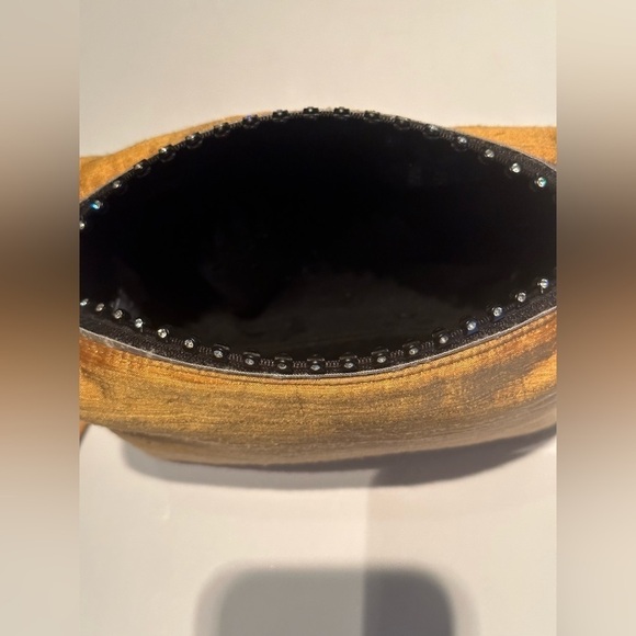 Candice Sormani Handcrafted Make-up bag. Gold colour. - Picture 4 of 5